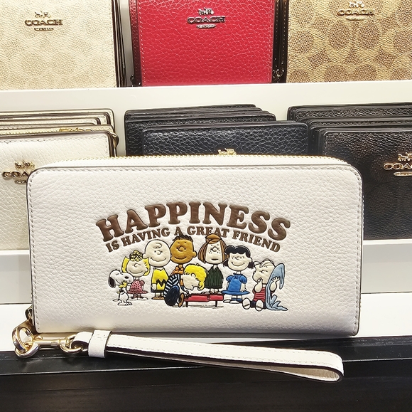 COACH x PEANUTS Long Zip Around Wallet Snoopy and Friends CBN35 Chalk Gold NWT - Picture 1 of 16